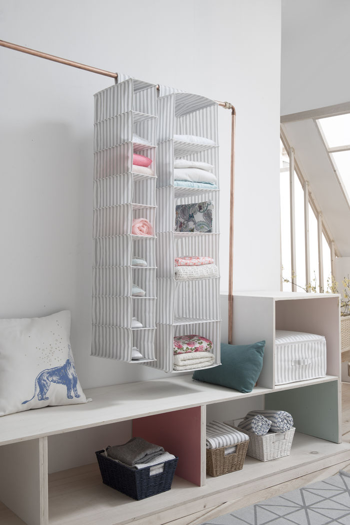 Anton Hanging Clothes Organiser with 6 Compartments 2 Compactor