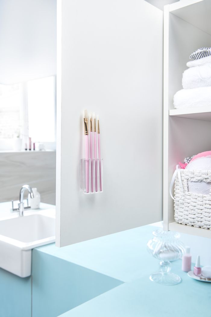 Bestlock Magic Vision Wall Mountable Make-up Pencil And Brush Holder - Transparent 2 Compactor