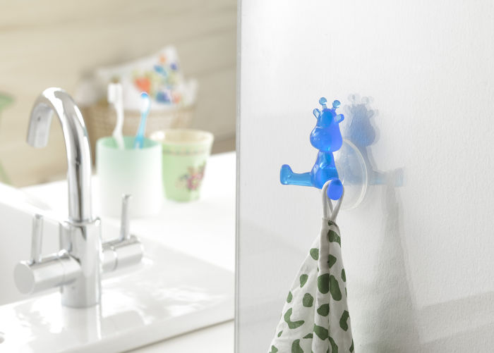 "Funny" Giraffe Suction Wall Hook - Blue 2 Compactor