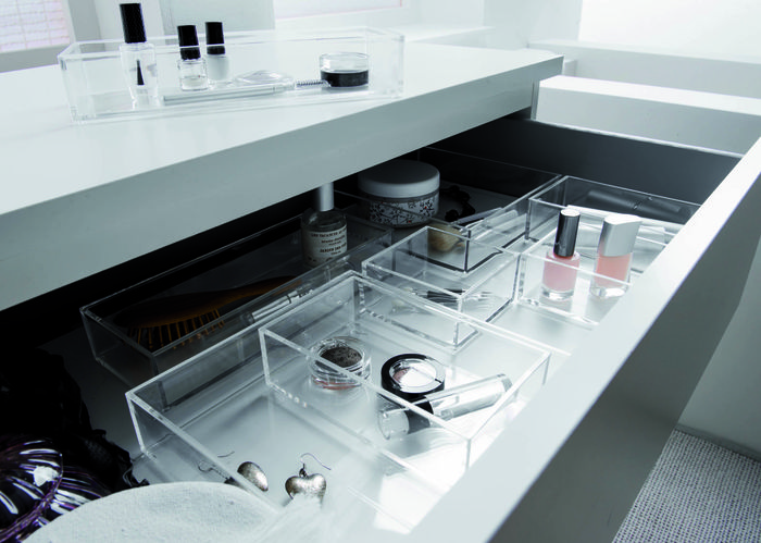 Set of 3 Stackable Jewellery and Make-up Boxes - Transparent 2 Compactor