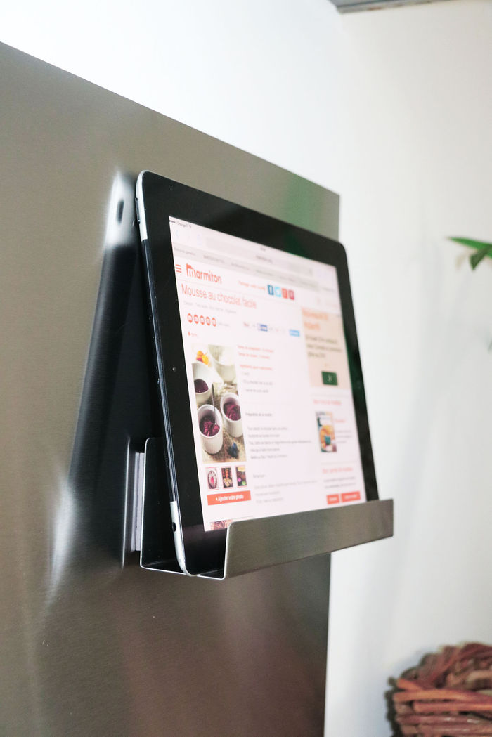 Magnetic iPad/Tablet and Cookery Book Holder 5 Compactor