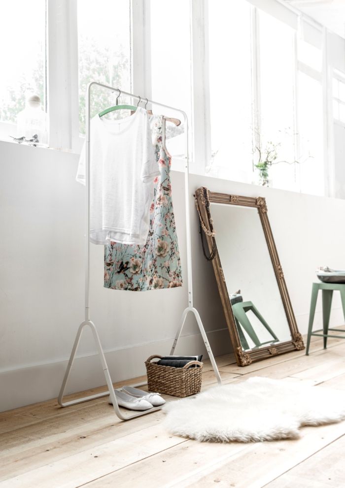 Niels Single Metal Clothes Hanging Rail 5 Compactor