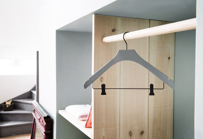 "Ouessant" Notched Clothes Hanger with Clips 3 Compactor