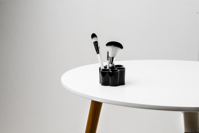 Make-up Holder for Lipsticks/Pencils/Brushes - Black 3 Compactor