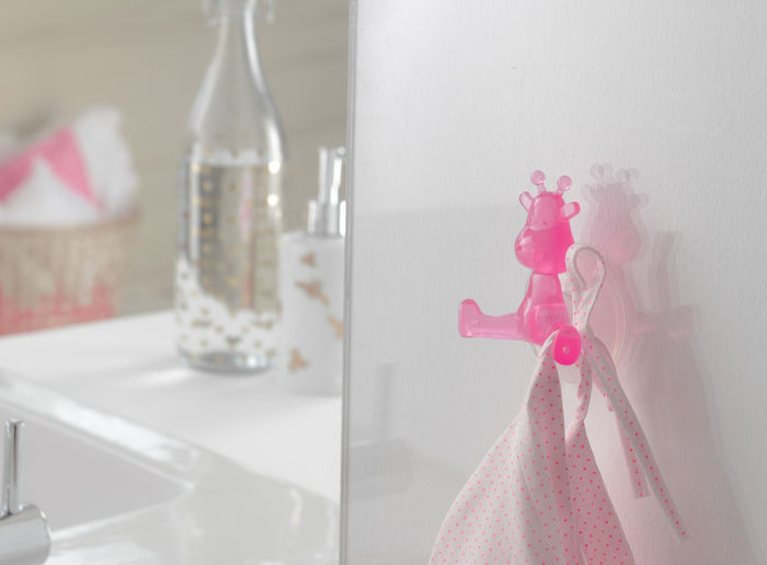 Pink Giraffe Funny Hook x 3 2 Compactor