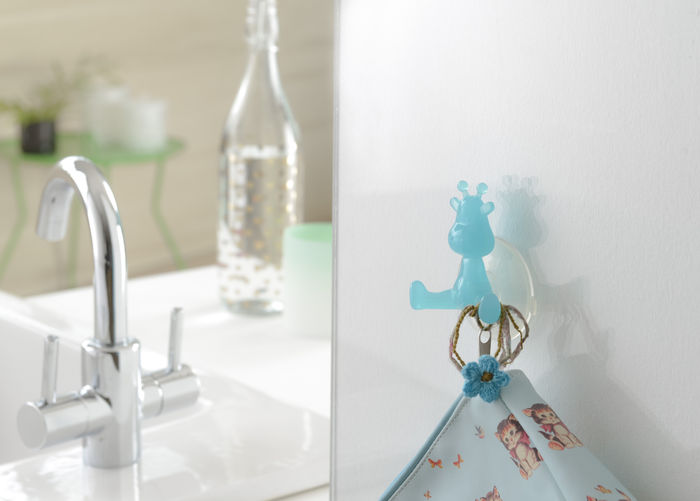 "Funny" Giraffe Suction Wall Hook - Turquoise 2 Compactor