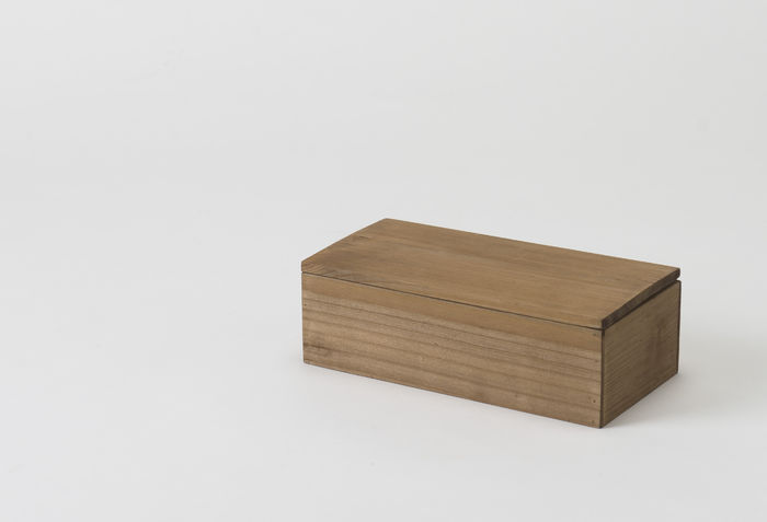 Vintage Large Wooden Storage Box with Lid 2 Compactor