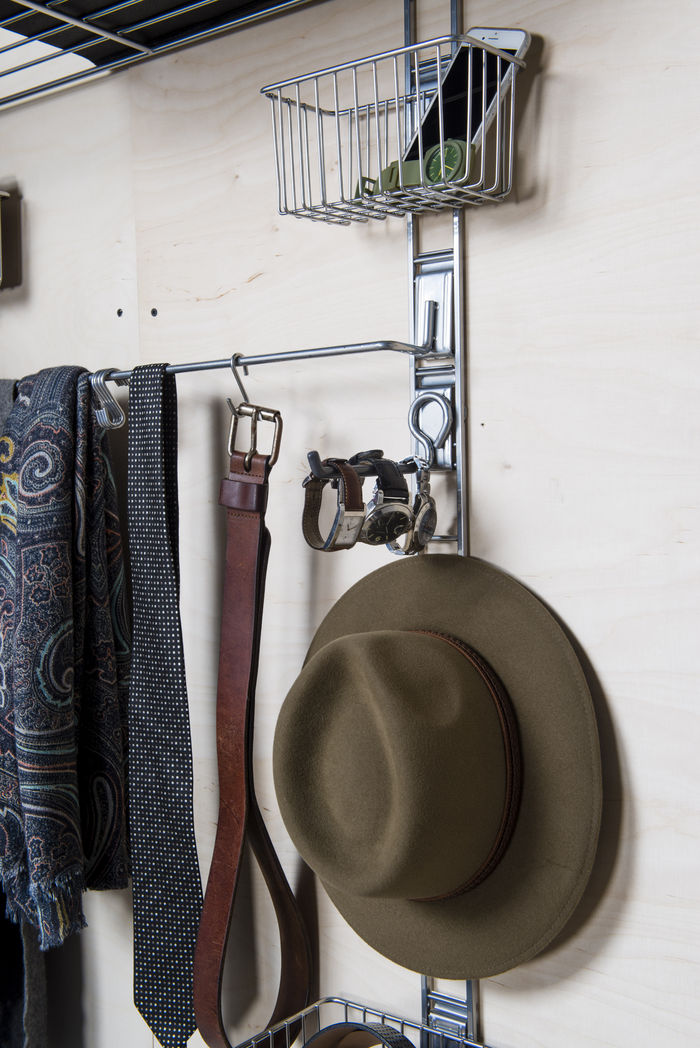 Walltech Dressing Room Hanging Rail 3 Compactor