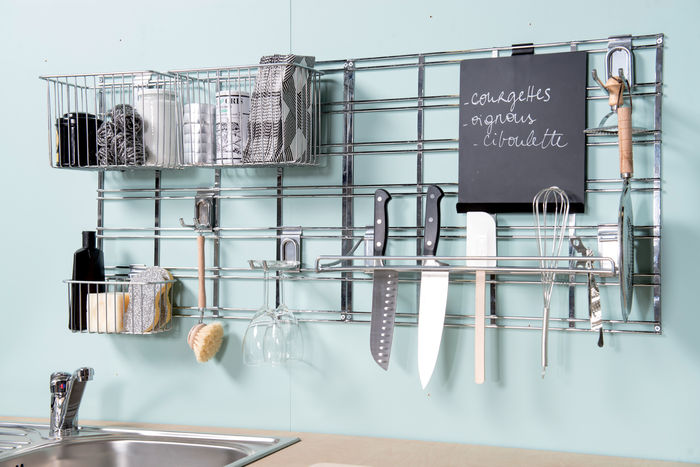 Walltech Kitchen Shelf with Hanging Rail 3 Compactor