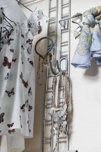 Walltech Dressing Room Long Ladder Rack Storage Rail